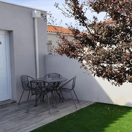 Independant En Rdc Chez Cyril Et Steph Apartamento